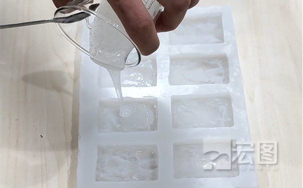 硅膠模具能倒液體硅膠嗎？