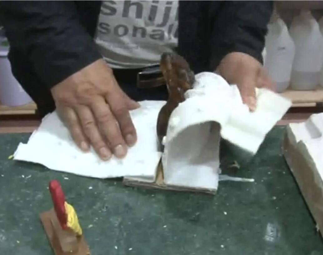 工業(yè)級(jí)模具硅膠開模拆邊困難怎么辦？