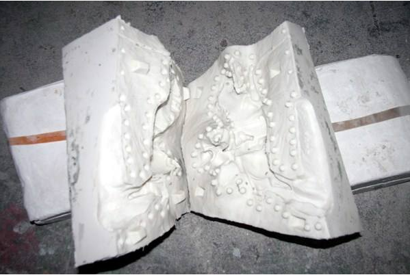 如何避免模具硅膠制品破裂？