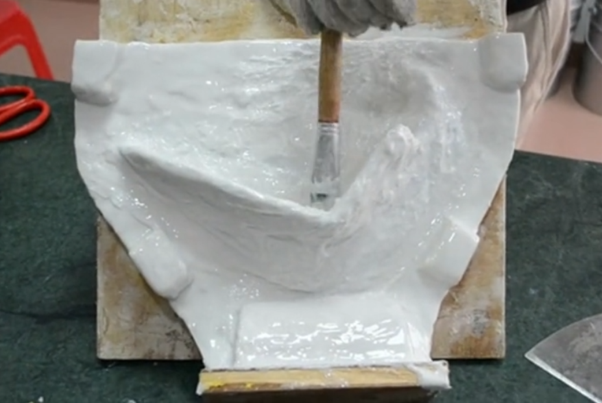 模具硅膠操作方法有幾種？